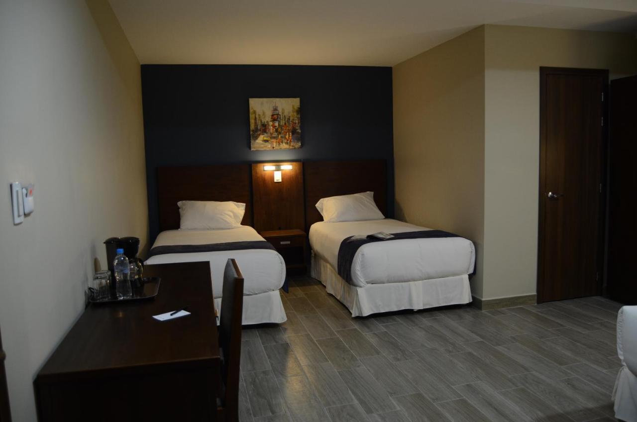 Hotel San Agustin Plaza Latacunga Exterior foto