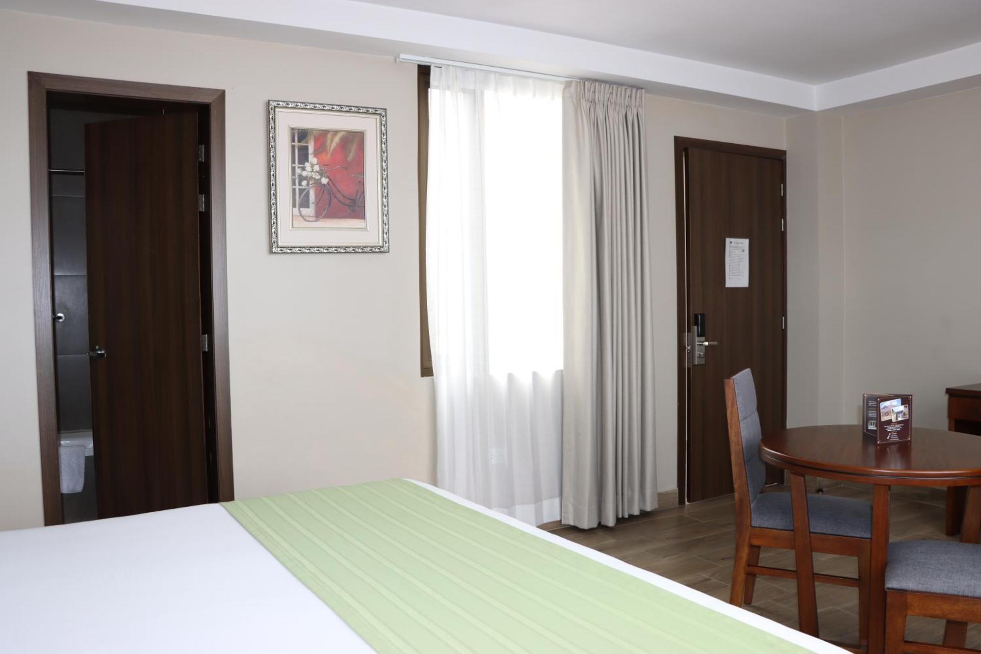 Hotel San Agustin Plaza Latacunga Exterior foto